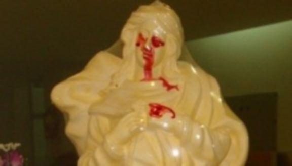 foto Virgen María llora sangre