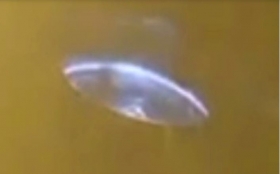 OVNI-en-forma-de-disco-brillante-captado-sobre-Egipto.jpg