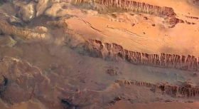 Una-gran-cantidad-de-agua-encontrada-debajo-de-la-superficie-de-Marte.jpg