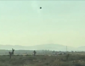 OVNI-negro-en-un-aerodromo-militar-en.California2.jpg